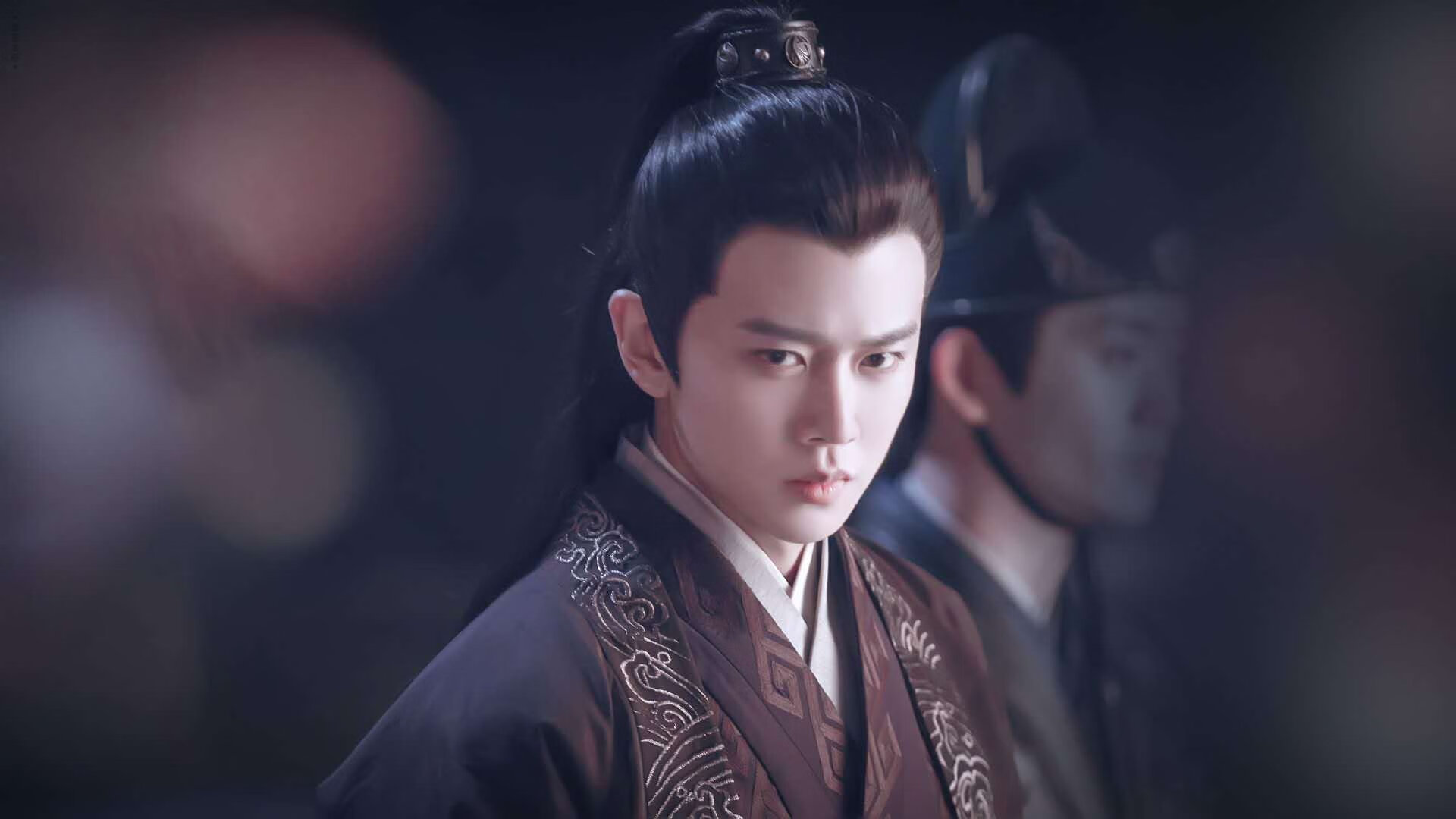 开云官方-“快艇冲浪：东三叉湖赛场惊现极限运动的极速挑战”