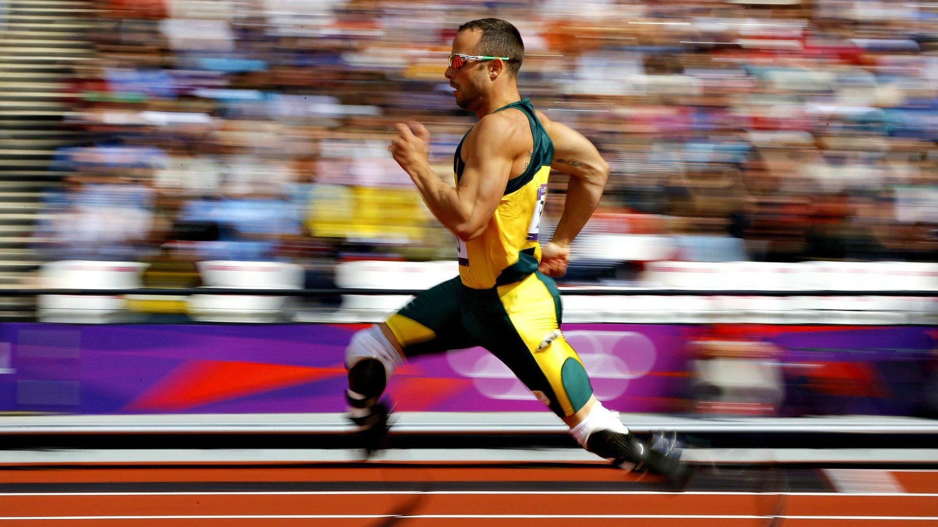 中国马拉松锦标赛上海站 选手们在美丽的黄浦江边展现风采，2020马拉松上海